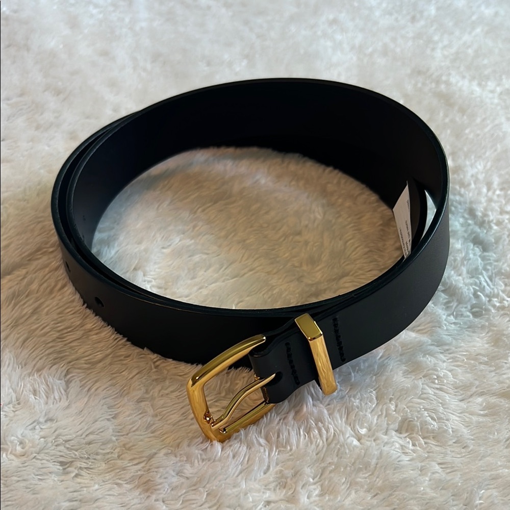 Essential Leather Belt True Black with Gold Buckle Small